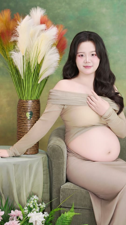 16 giây thành phẩm: hai concept, một mẹ bầu, anh chồng hôn bụng