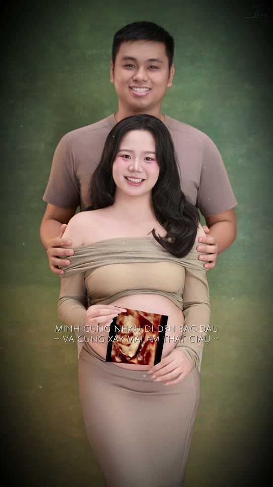 Chồng ưỡn bụng thi với vợ bầu — tấm ảnh khiến cả ekip bật cười