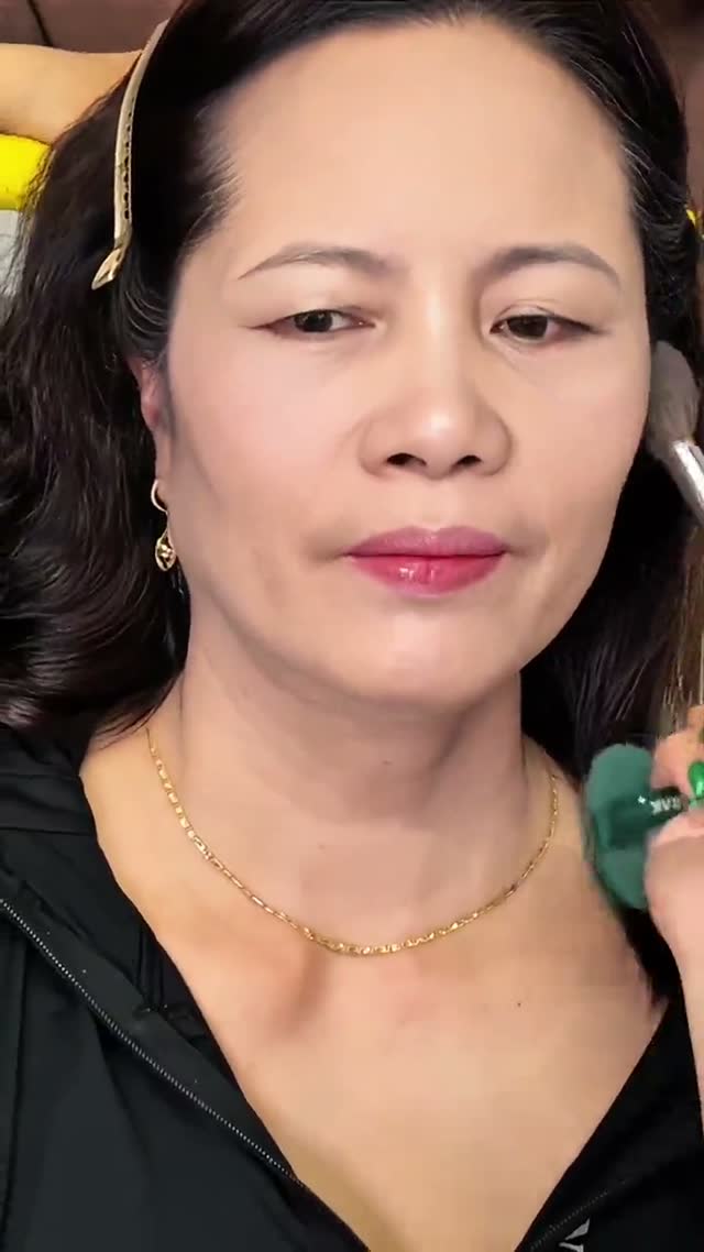 Hậu trường makeup mẹ sui Long Hưng 2026