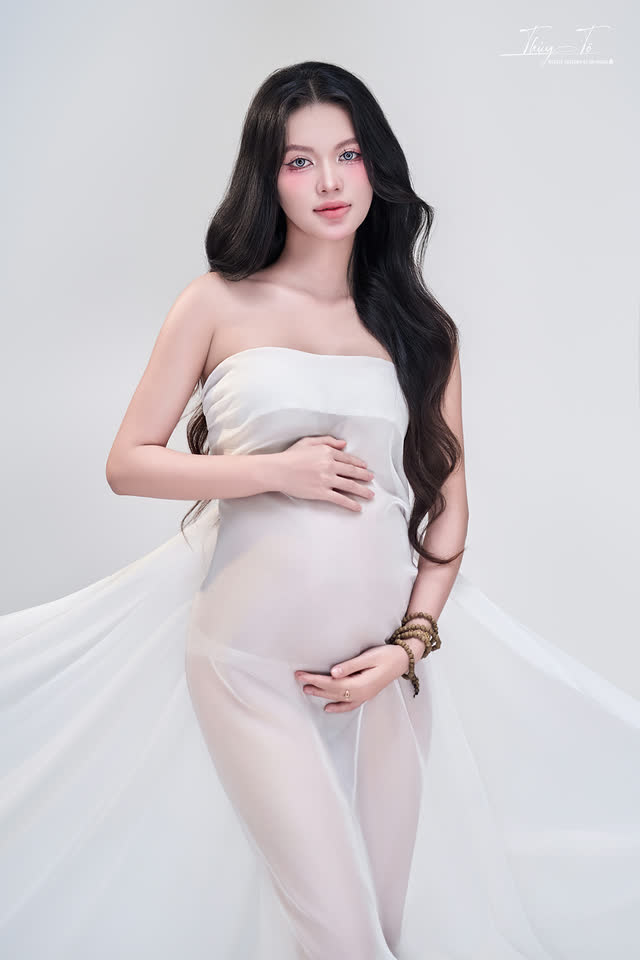 Ảnh bầu mới chụp tại Thúy Tô Studio, Vinhomes Ocean Park 2