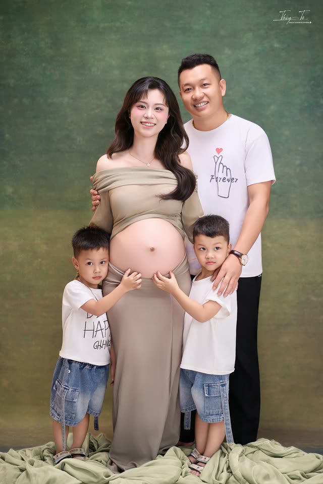 Ảnh bầu mới chụp tại Thúy Tô Studio, Vinhomes Ocean Park 2